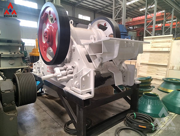 Main structure of jaw crusher and precautions for replacing parts
