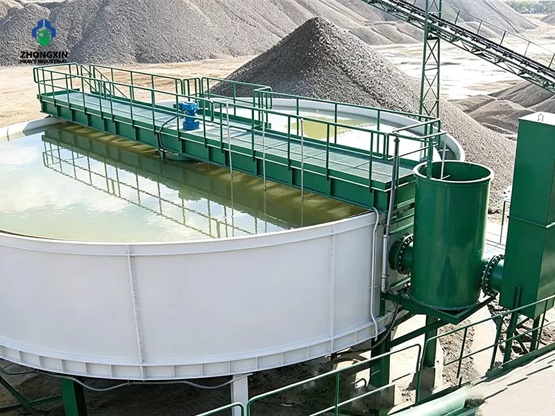 Deep cone thickener producing high-density underflow sludge for dry tailings stacking