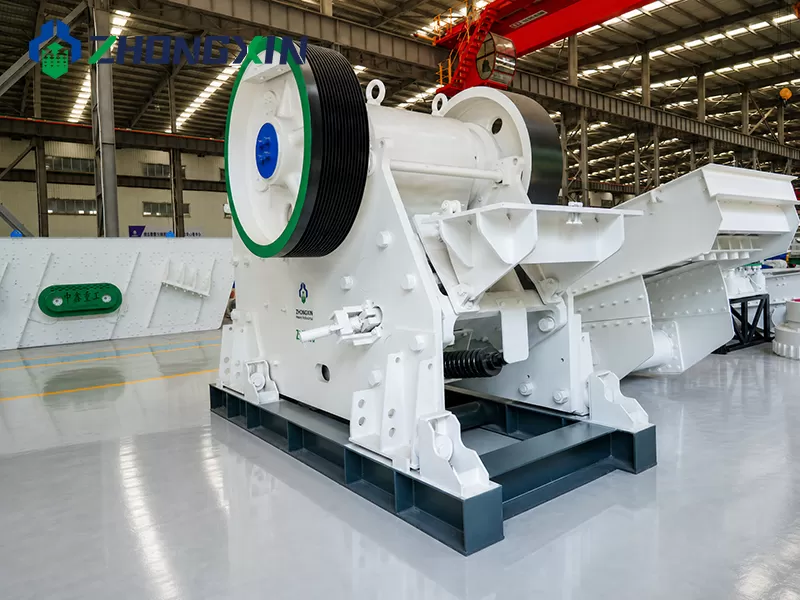 Heavy-duty European type jaw crusher for granite and basalt crushing.