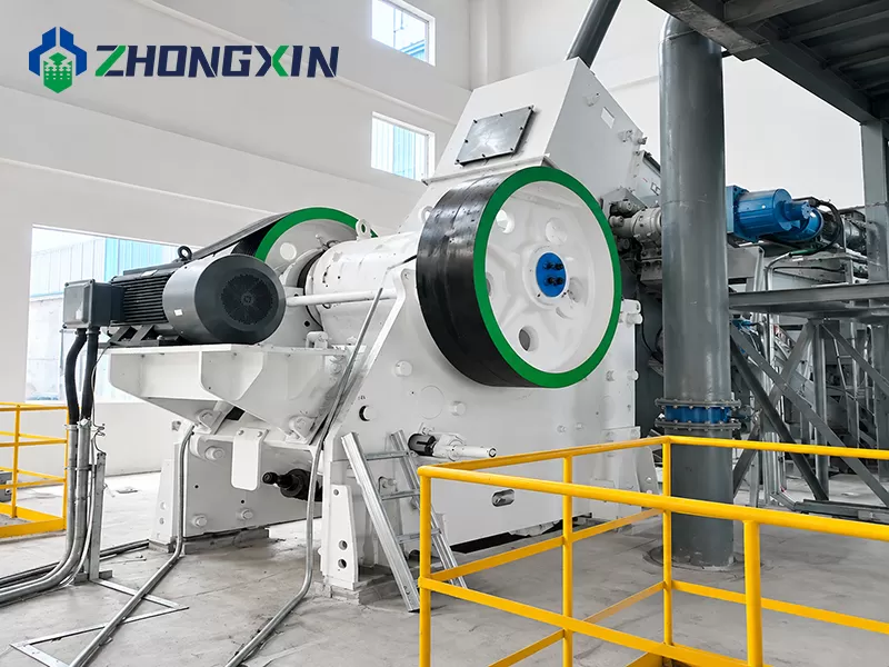 Primary European jaw crushing unit in mining ore processing site.
