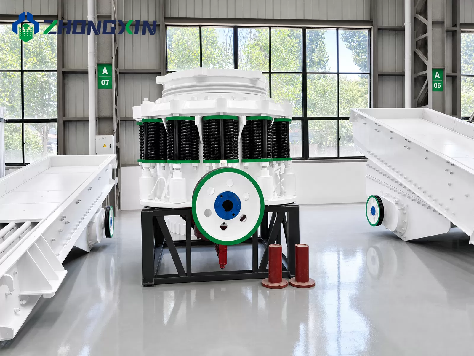 ZX series compound cone crusher with vibrating feeder in Zhongxin Heavy Industry workshop