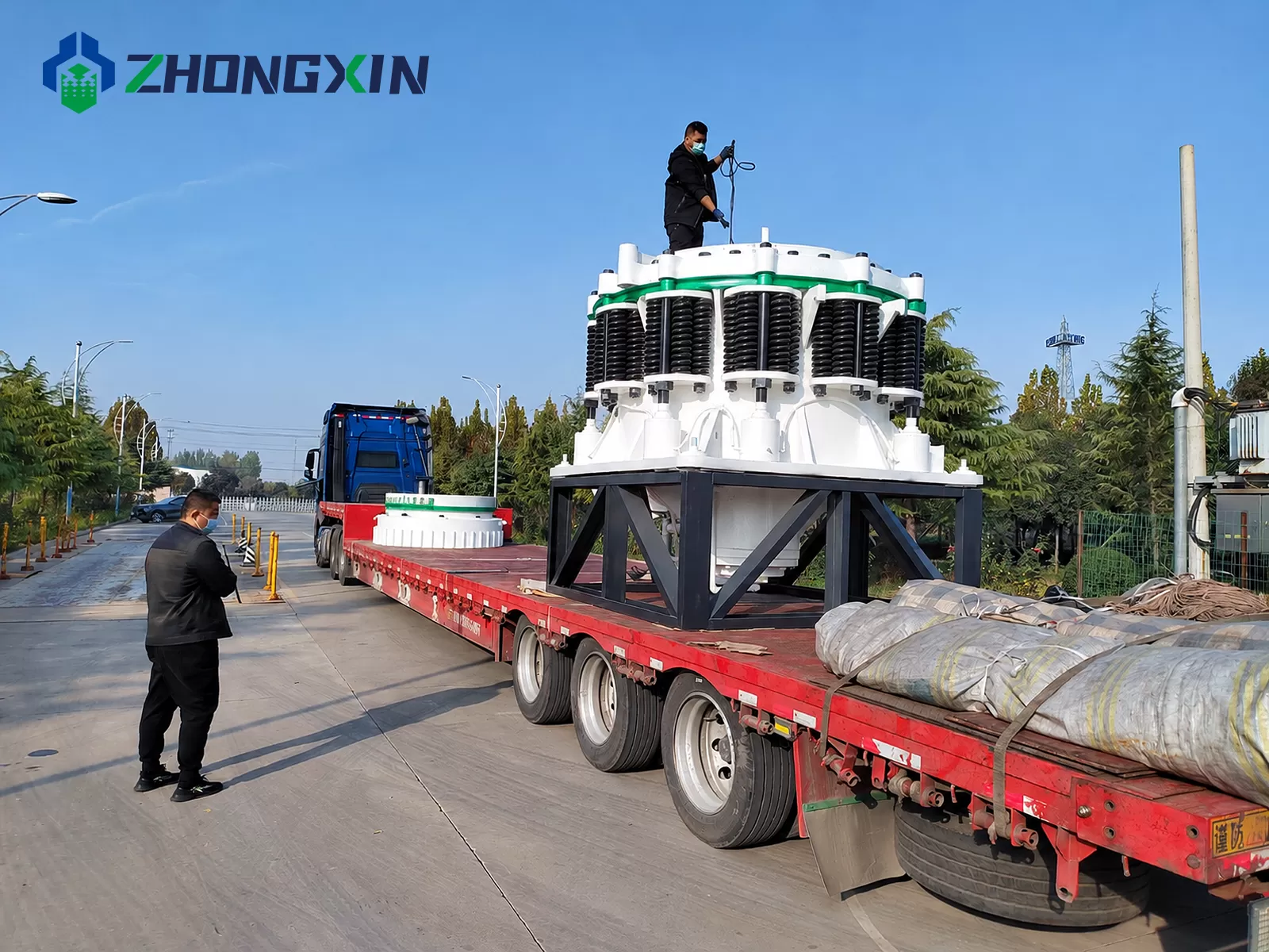 Logistics truck transport of ZX series compound cone crusher for delivery