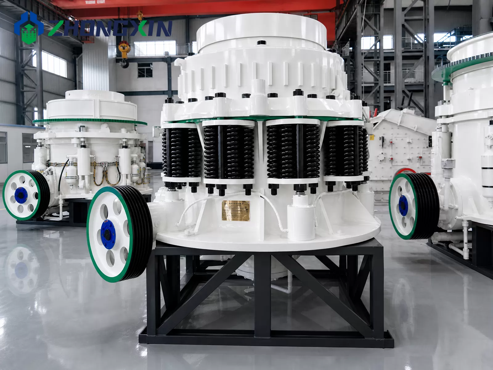 ZX series compound cone crusher for secondary crushing in Zhongxin Heavy Industry workshop